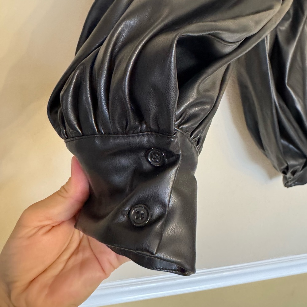 AKIRA Masterpiece Black Faux Leather Puff Sleeve Top Size L/XL Unique Artsy - Picture 7 of 16